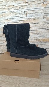 Ugg W Classic Short Logo Zip 38/39 - 3