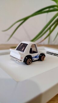 Mazda RX-3 Tooned biela v ráme HotWheels - 3