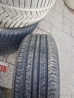 225/60 r17 - 3