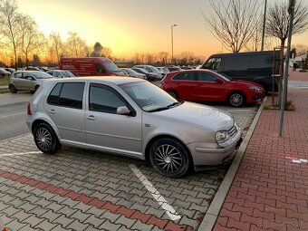 Predám Volkswagen Golf 1.6 benzín 74kw automat - 3