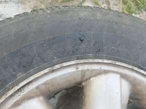 Pneu 235/70 R16 + disky 6x139,7 R16 - 3