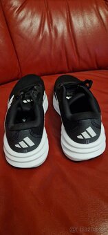 Adidas botasky vel 44-Nové...Grocs vel.45 - 3