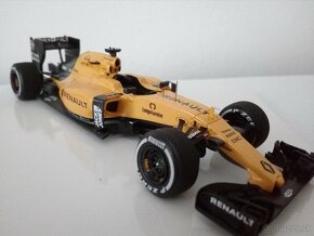 Predám model auta F1 Renault 1:43 Spark. - 3