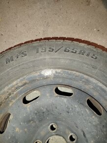 Zimne gumi s diskami 195/65 R15 - 3