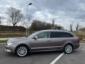 Škoda Superb Combi 3.6 FSI V6 4x4 Elegance DSG - 3