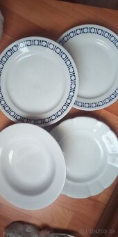 Porcelánové misy , hrubé taniere ,červené plastové gombík - 3