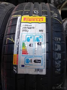 235/50R19 99V Pirelli Pzero PZ4 - 3