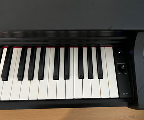 YAMAHA CLP-725B / Digital piano - 3