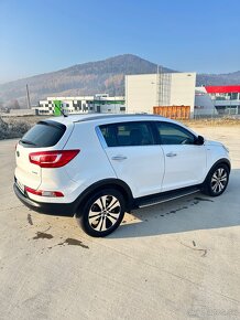 KIA sportage 2.0crdi 100kw 4x4 AWD - 3