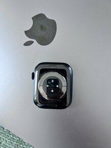 Na PREDAJ Apple Watch 7/45mm - 3