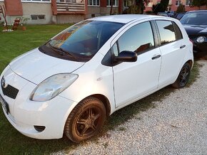 Toyota Yaris 1.0 - 3