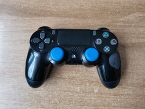 PlayStation 4 Slim - 3