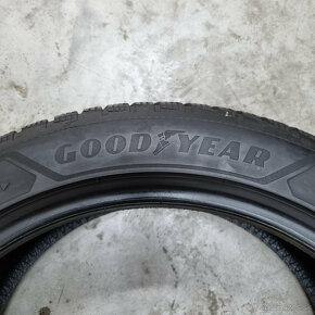 Zimné pneumatiky 235/45 R18 GOODYEAR DOT4523 - 3