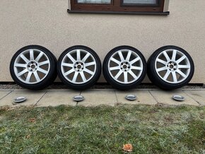 Audi 9-Spoke Wheels R18 - 3