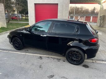 Alfa Romeo 147 1.9 JTD - 3