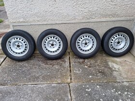 Sada 15" plechových diskov na zimných pneumatikách - 3