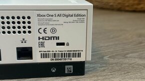 Predám Xbox One S 1TB - 3