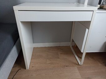 Stolík Micke ikea - 3