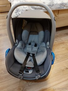 Predám autosedačku + isofix - 3