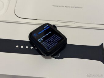 Apple Watch SE 2.Gen 44mm Midnight 99% baterka, záruka - 3