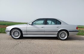 BMW 735i E38 V8 po rekonštrukcii - 3