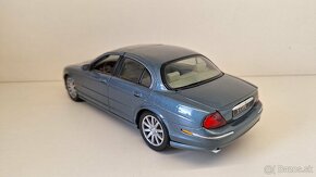 1:18 JAGUAR S-TYPE - 3