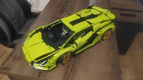 Predám 42115 LEGO TECHNIC Lamborghini Sián  - 3