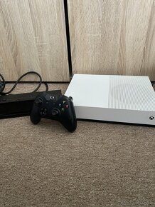 Xbox One S 1TB All Digital - 3