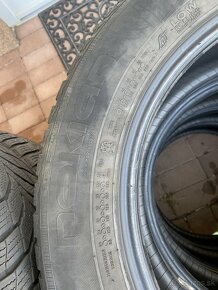 Nokian wr04 215/60 r17 - 3