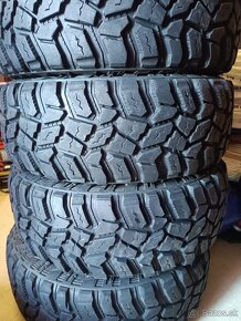 Cooper discoverer stt pro 285/75 r16 - 3