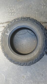 pneu  265/65 R17 - 3