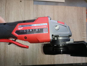 MILWAUKEE M18 ONE-KEY™ 125 mm  ONEFSAG125uhlová brúska - 3