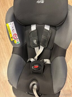 Na predaj autosedačka Britax Romer Dualfix - 3