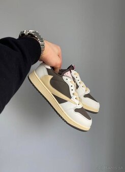 Nike Air Jordan 1 Low OG x Travis Scott “Reverse Mocha” - 3