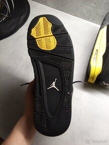 Jordan 4 yellow tunder 44 - 3