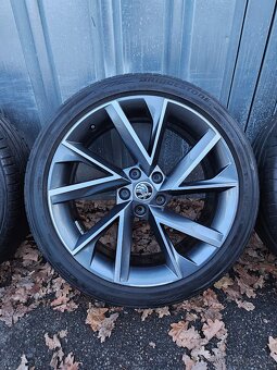 Letní alu kola Vega 19" Škoda Superb 235/40 R19 - 3