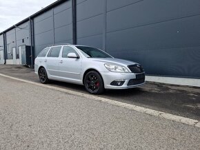 Škoda Octavia Combi 2.0 TDI RS DSG - 3