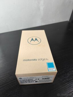 Moto EDGE 40 NEO - 3