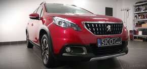 Peugeot 2008 1.2 PureTech Allure, Ultimate Red, Panorama - 3