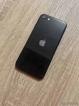 iPhone SE 2020 / 64GB čierny Super stav - 3