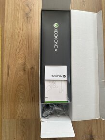 Xbox One X - 3