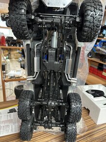 nový Traxxas TRX-6 Mercedes G 63 6x6 1:10 RTR bílý - 3