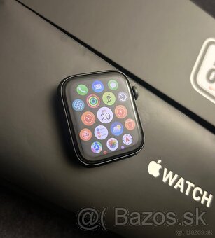 Apple Watch SE 44mm nike+ edition - 3