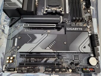 GIGABYTE B650 Gaming X AX V2 AM5 - 3