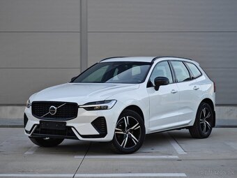 Volvo XC60 B5 R-Design AWD Benzín 2022 - 3