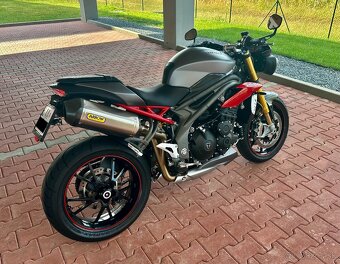 Triumph Speed Triple 1050 R - 3