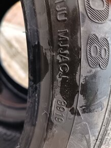 Predám pneumatiky 235 /45 R19  2ks zimné - 3