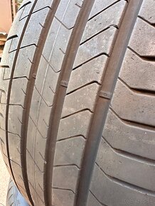 Pirelli P Zero 275/40 R21 - 3