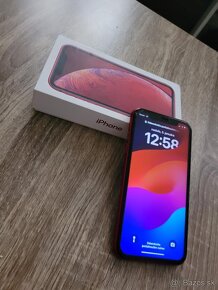 iPhone XR red - 3