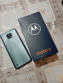 Motorola E7 - 3